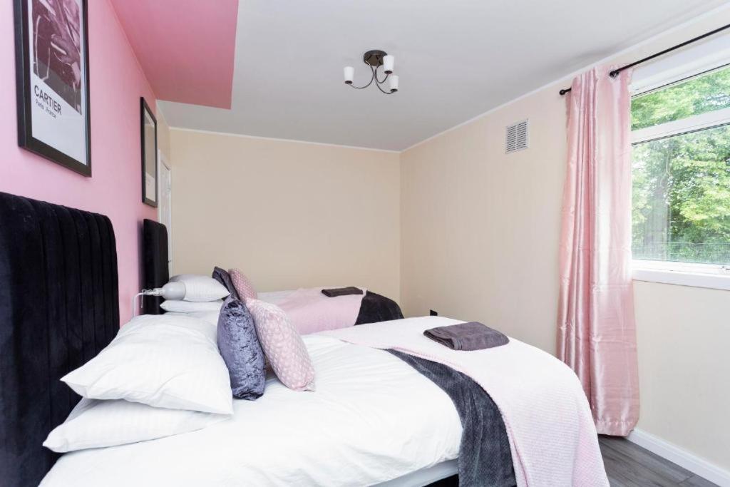 Stylish 3 Bed Edinburgh Abode - Parking And Garden Villa Exteriör bild