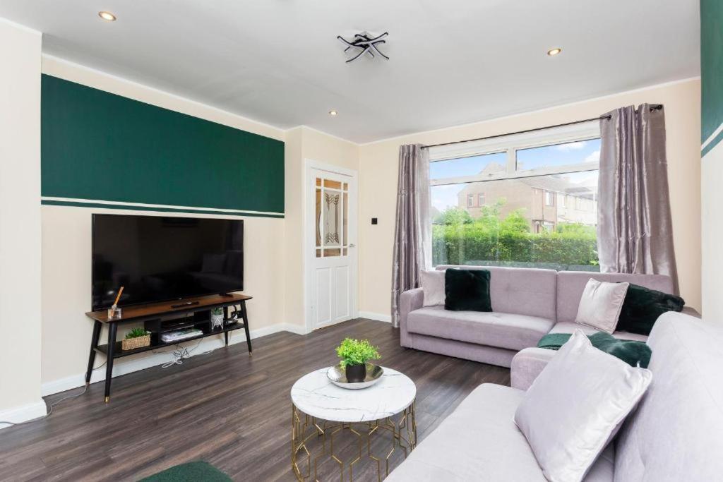 Stylish 3 Bed Edinburgh Abode - Parking And Garden Villa Exteriör bild